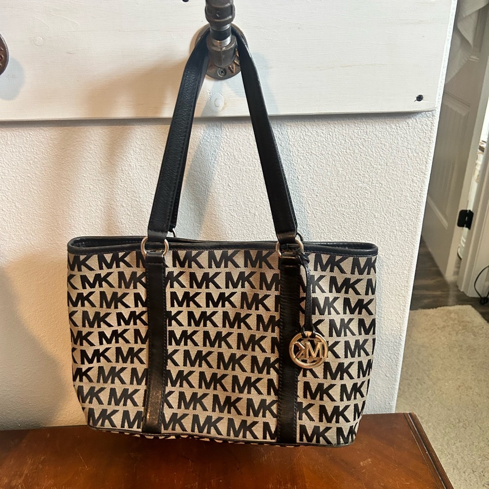 michael kors purse
